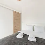 Wola Homely Apartment #88